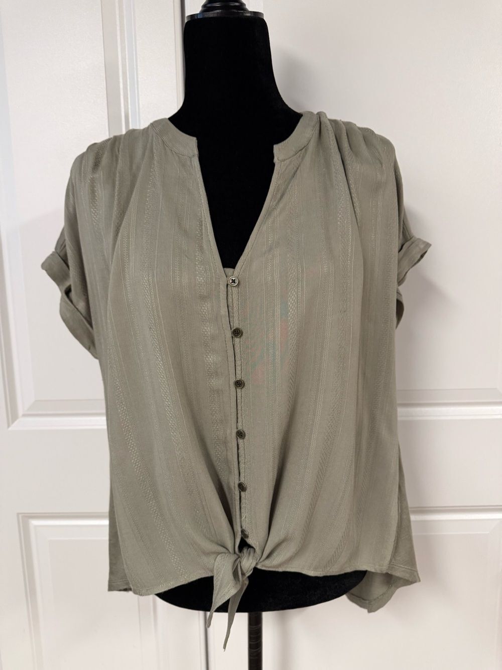 Universal Thread Hi-Low Tie Front Blouse Top